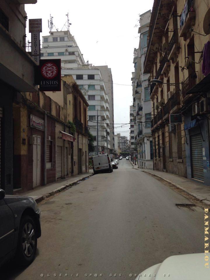 ORAN-Residence Perret 1(quartier Miramar).jpg